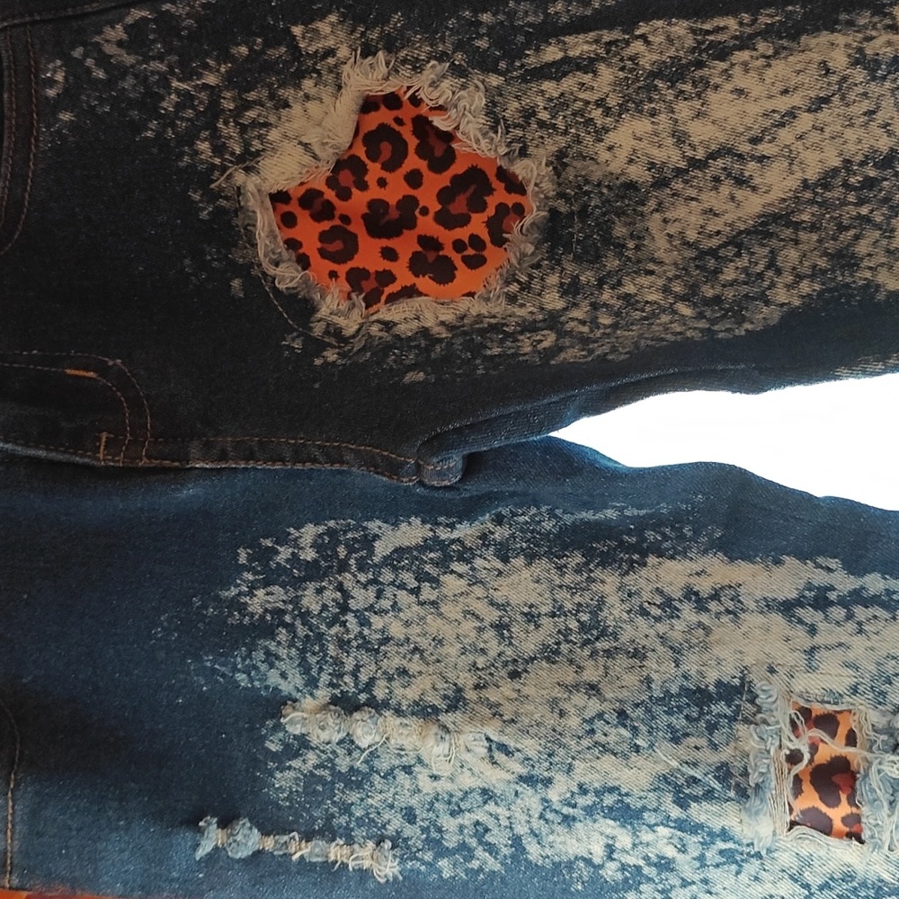 Taylor Swift and patched Leopard jeans Size 6 Bundle - Picture 3 of 3